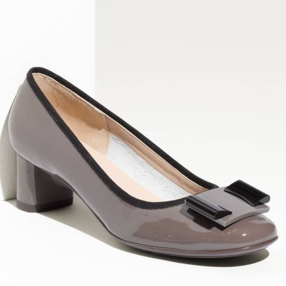 Salvatore Ferragamo Shoes - Salvatore Ferragamo NIB taupe Gray Dress Pumps 10